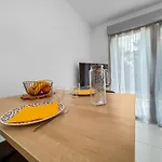 Appartamento Vivez Lunel-52m2 Climatisé Avec Jardin-fibre-2 Parkings Privés-proche Centre *