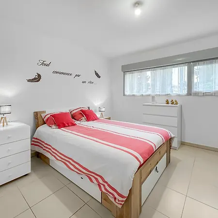 Vivez Lunel-52m2 Climatise Avec Jardin-fibre-2 Parkings Prives-proche Centre &15 Min