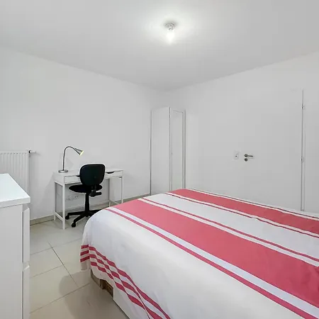 Vivez Lunel-52m2 Climatise Avec Jardin-fibre-2 Parkings Prives-proche Centre &15 Min * لونيه
