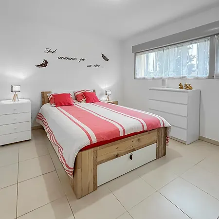 Appartement Vivez Lunel-52m2 Climatise Avec Jardin-fibre-2 Parkings Prives-proche Centre &15 Min *