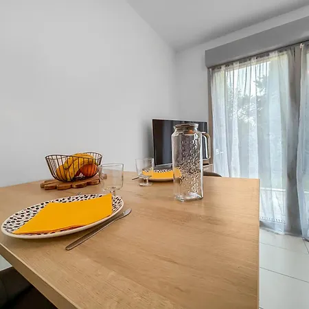 شقة Vivez Lunel-52m2 Climatise Avec Jardin-fibre-2 Parkings Prives-proche Centre &15 Min *