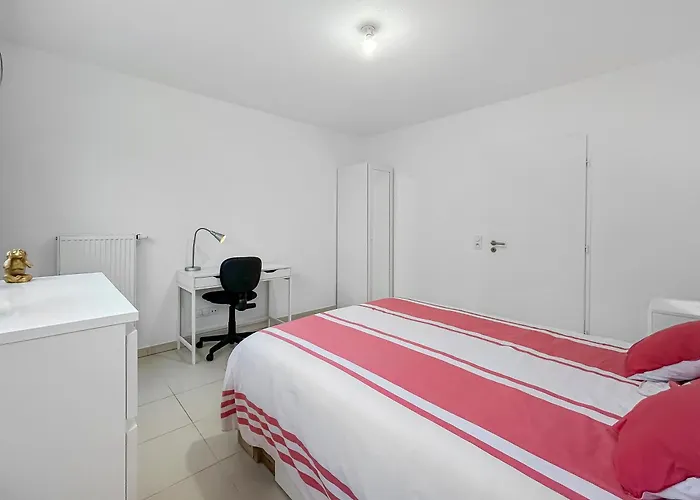 Vivez Lunel-clim-wifi Fibre-parking Privé-patio T2 * Lunel