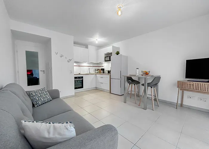 Vivez Lunel-clim-wifi Fibre-parking Privé-patio T2 Apartman